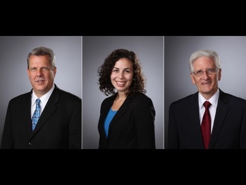 Four Lights, Fifteen People, One Conference Room: What This Corporate Portrait Tutorial Gets Right