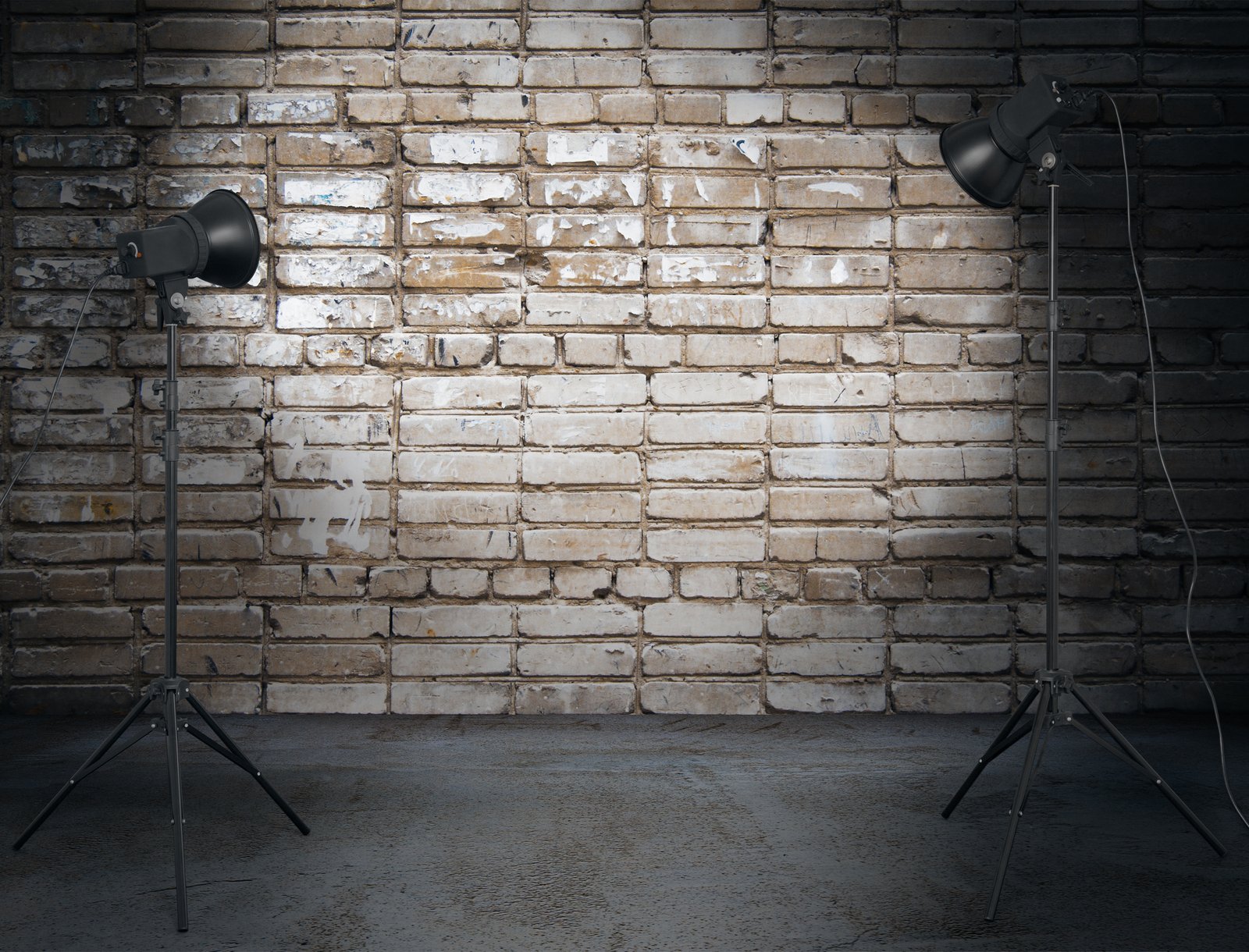 Rim Lighting Done Right: The Setup That Separates Flat Studio Shots from Images That Actually Sell