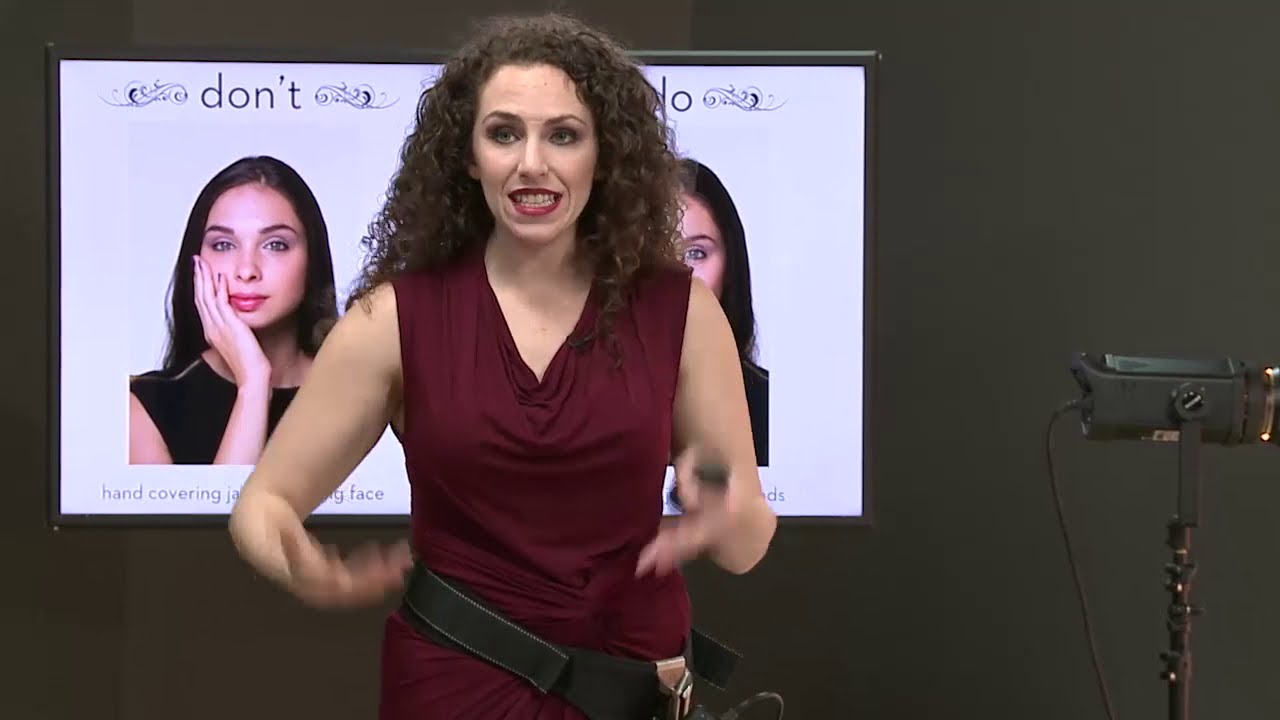 Shoulders, Chin, Hands: The Four Body Parts That Make or Break a Studio Portrait