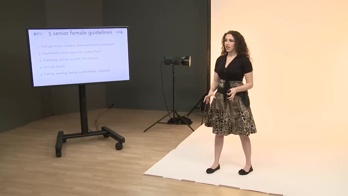 Lindsay explaining that expression is the priority for senior portraits