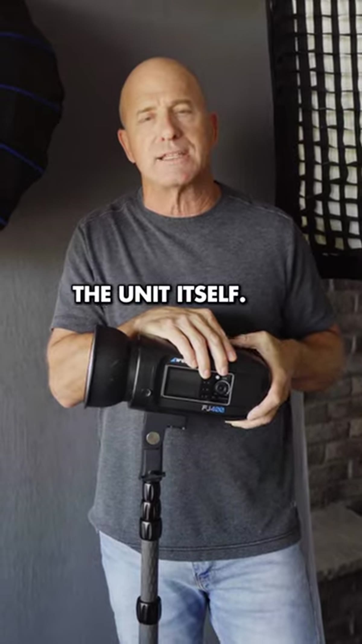Strobe unit with battery attached directly to the body
