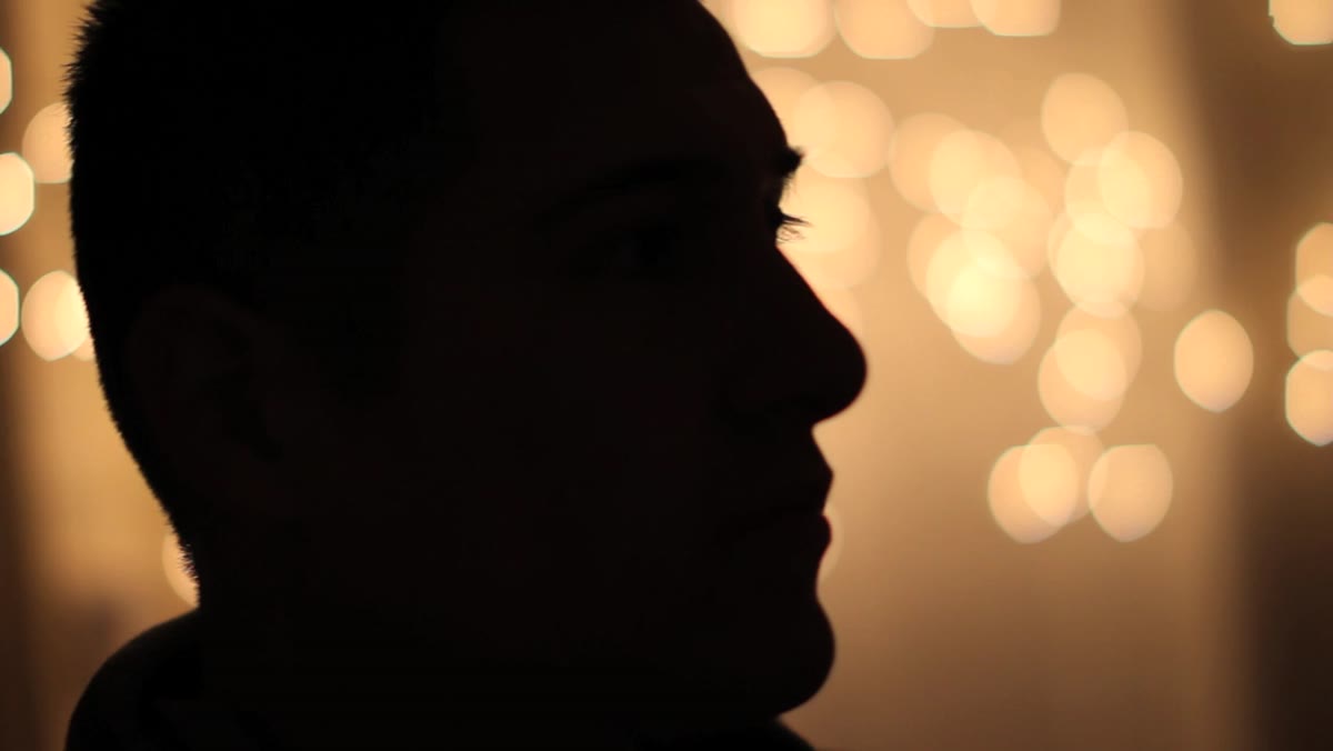 White wall with Christmas lights as bokeh test background