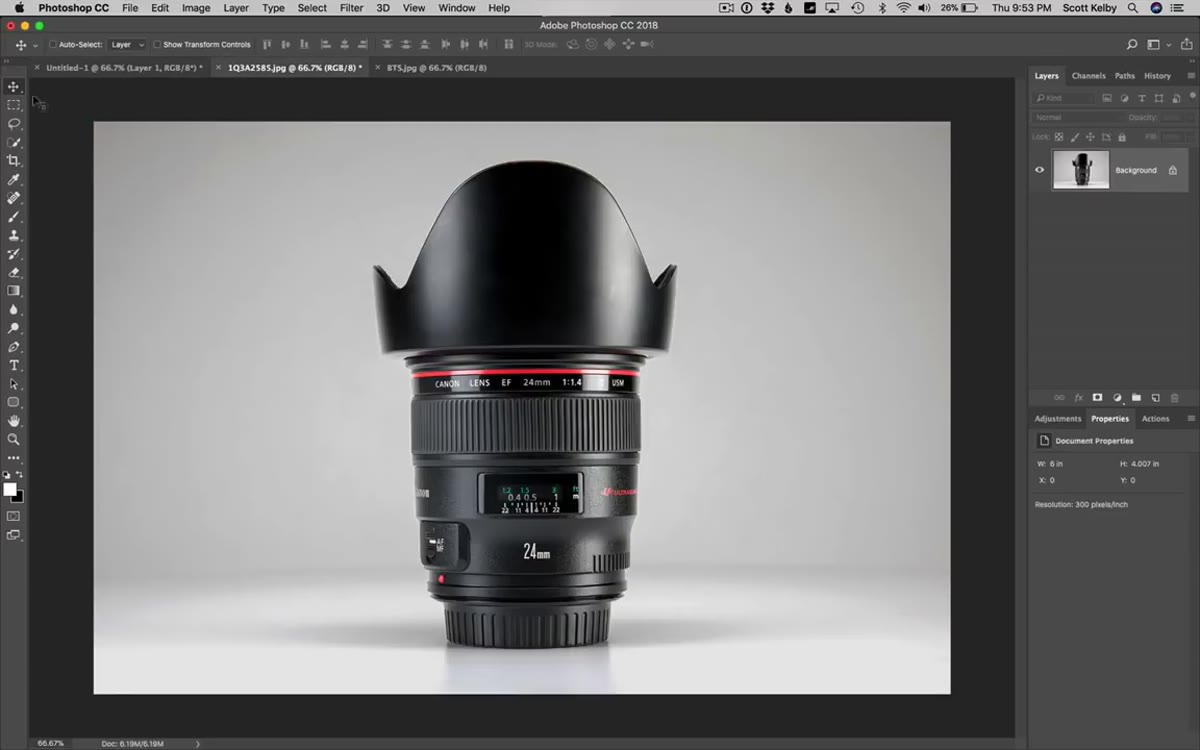 Quick Selection tool painting over the camera lens