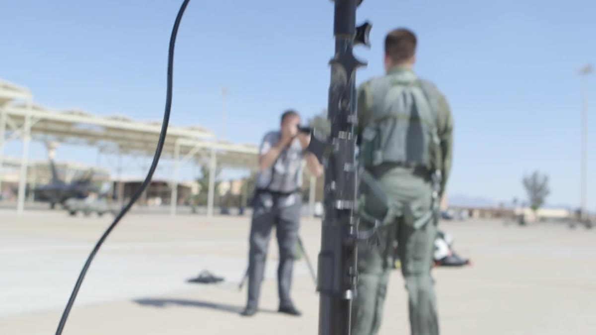 Fourth FlexFlash head angled toward the F-16 nose