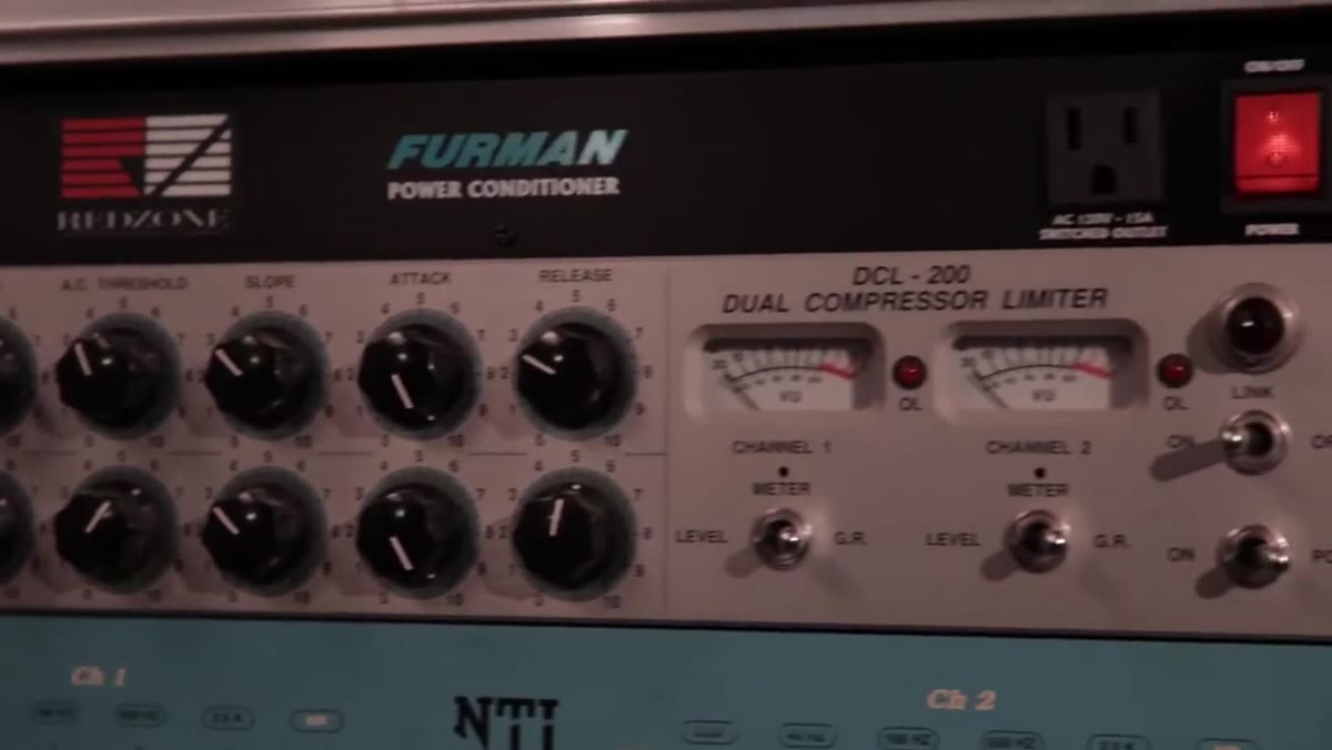 Summit DCL 200 tube compressor in rack