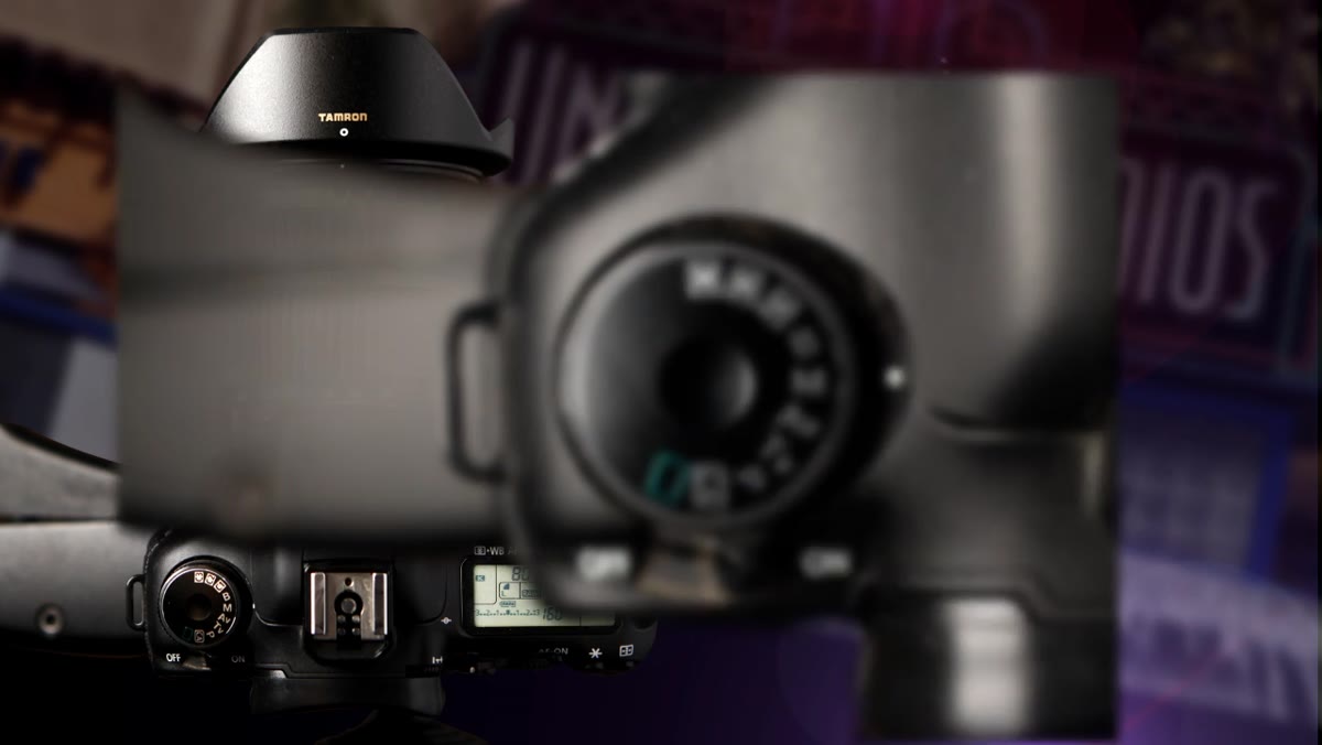 Camera controls set to manual mode, aperture at F8