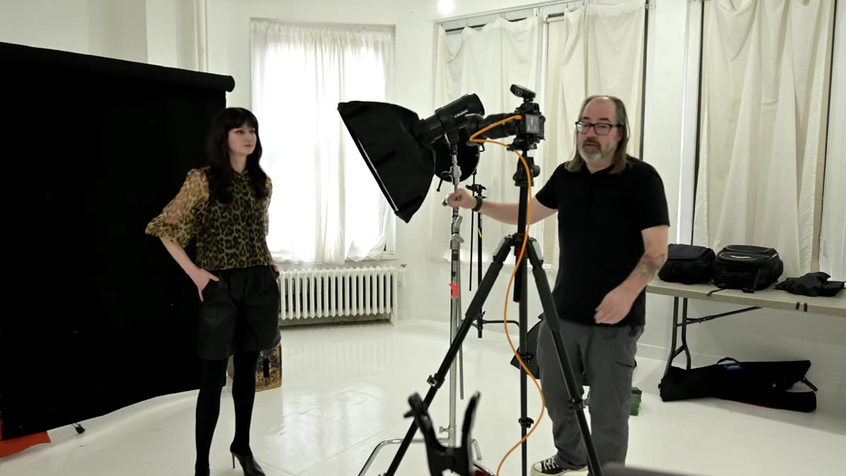 Large softbox positioned close to the subject&rsquo;s face