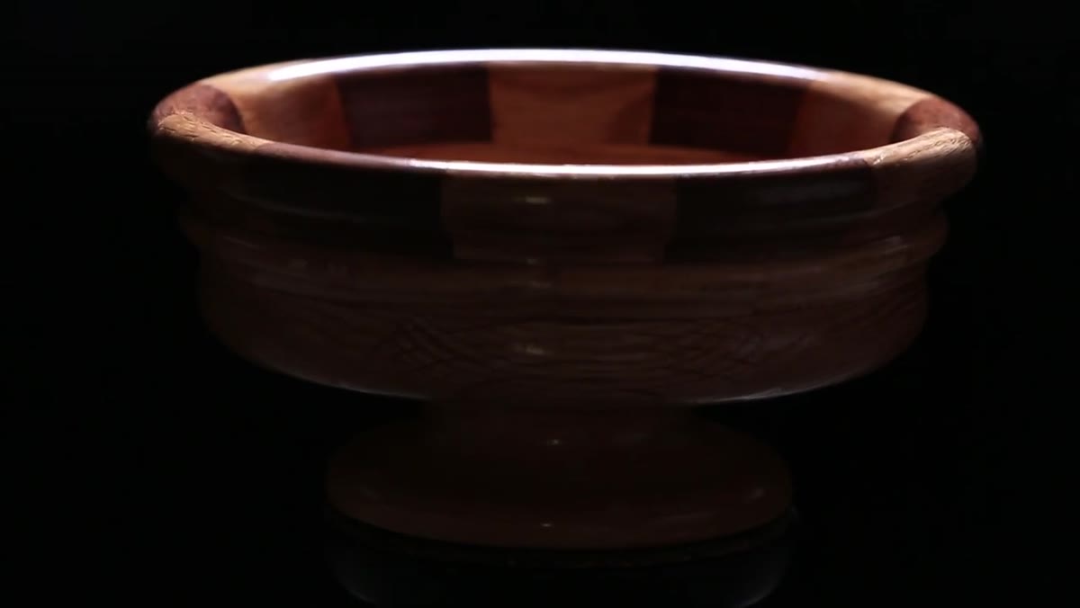 Second Silk 210 lighting the left side of the bowl