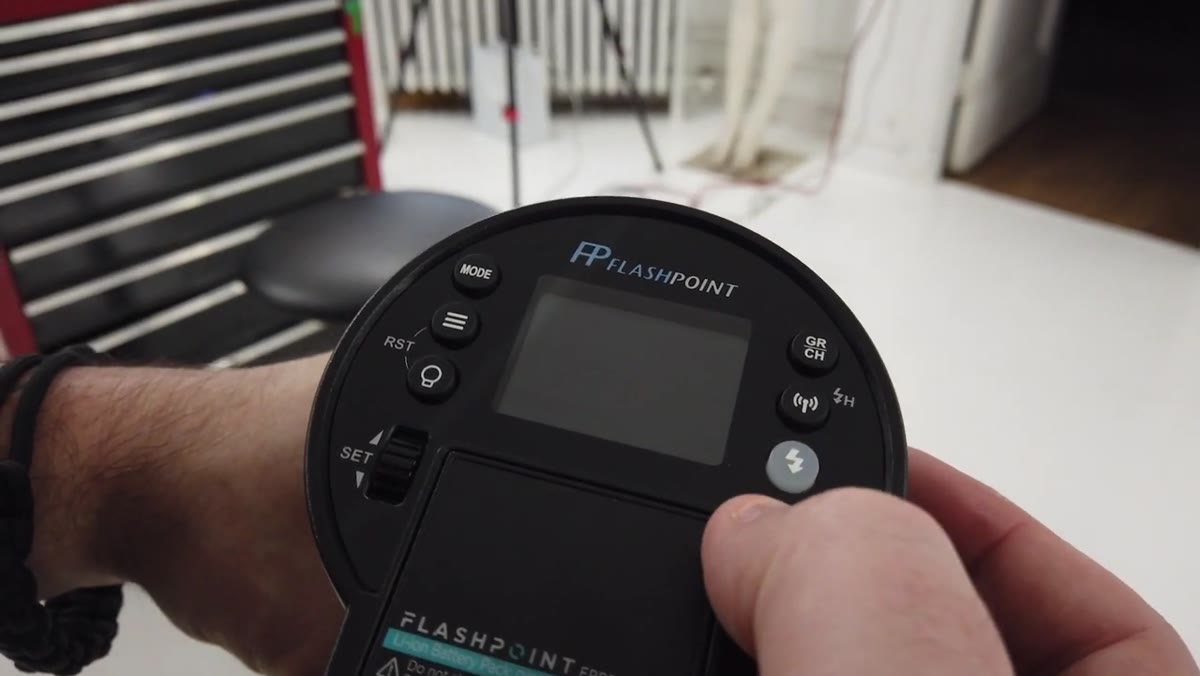 Camera display showing TTL mode selected on the Flashpoint unit